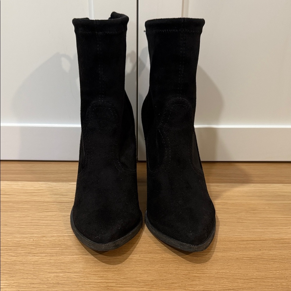 Dolce Vita Black Suede Ankle Boots size 6.5